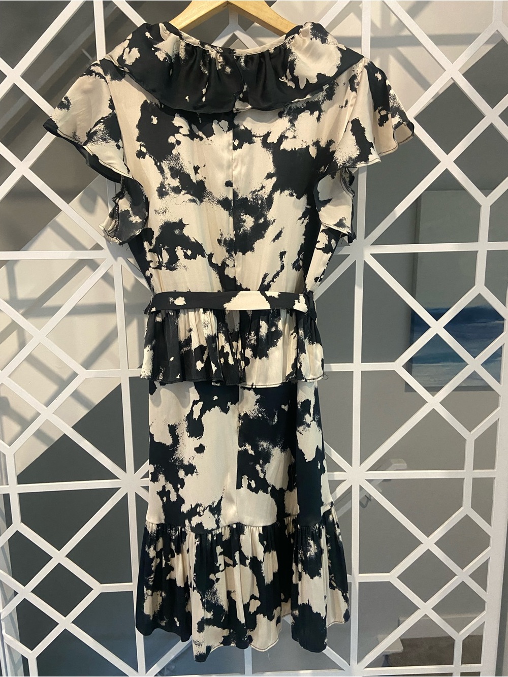 BARDOT Ruffle Wrap Mini Dress Size 6 Navy Cream Wedding Guest EUC - Picture 3 of 7